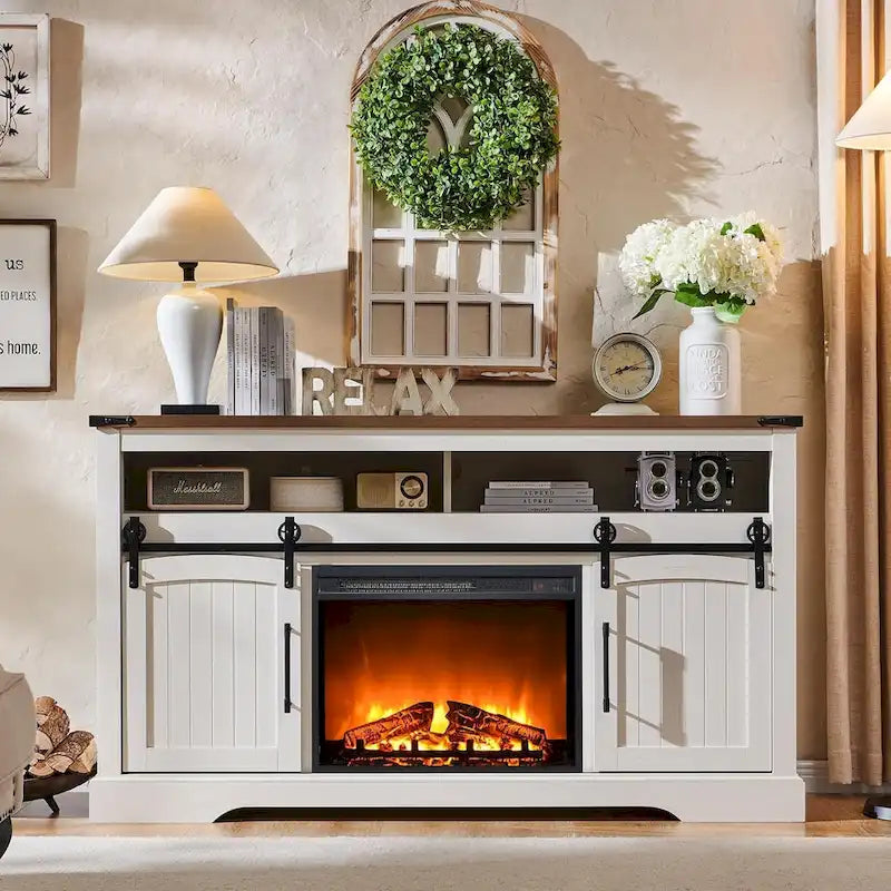 Meuble TV avec cheminée style maison de campagne, centre de divertissement avec porte cintrée