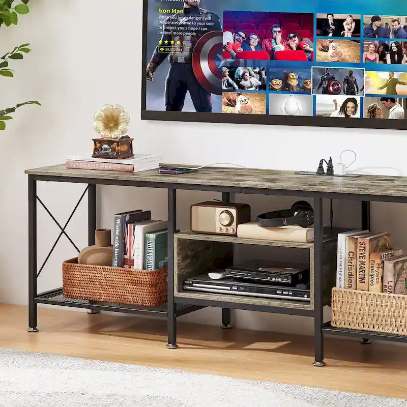 Meuble TV en bois avec station de recharge, étagères de rangement et armoire multimédia