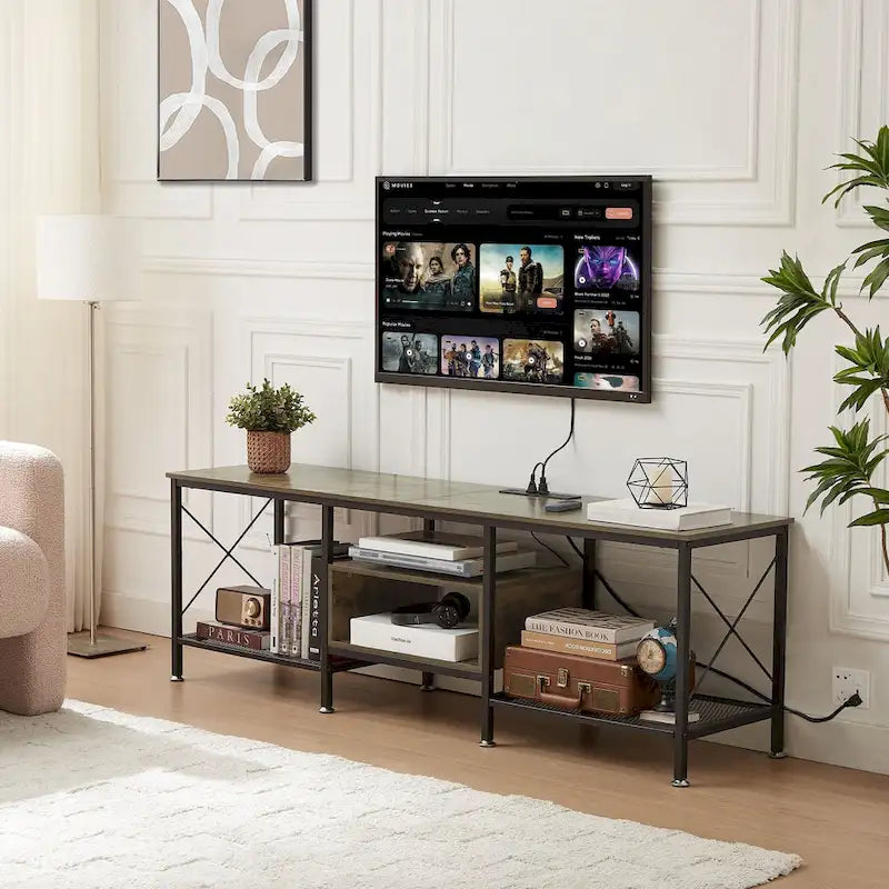 Meuble TV en bois avec station de recharge, étagères de rangement et armoire multimédia