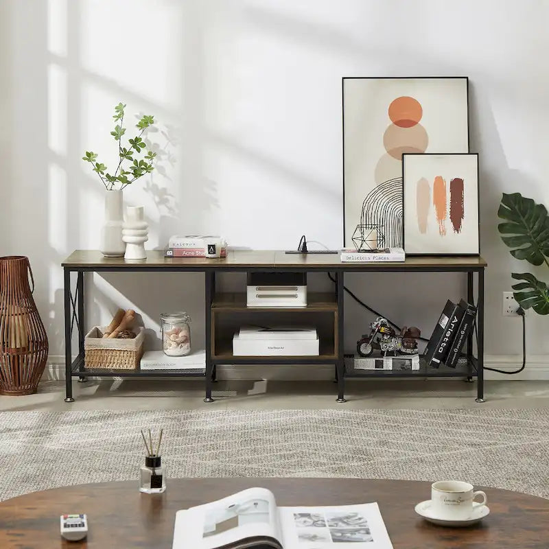 Meuble TV en bois avec station de recharge, étagères de rangement et armoire multimédia