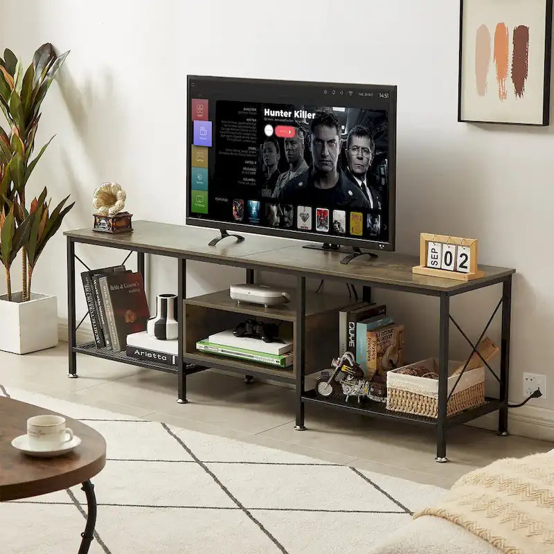 Meuble TV en bois avec station de recharge, étagères de rangement et armoire multimédia