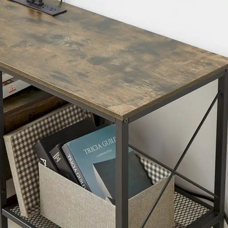 Meuble TV en bois avec station de recharge, étagères de rangement et armoire multimédia
