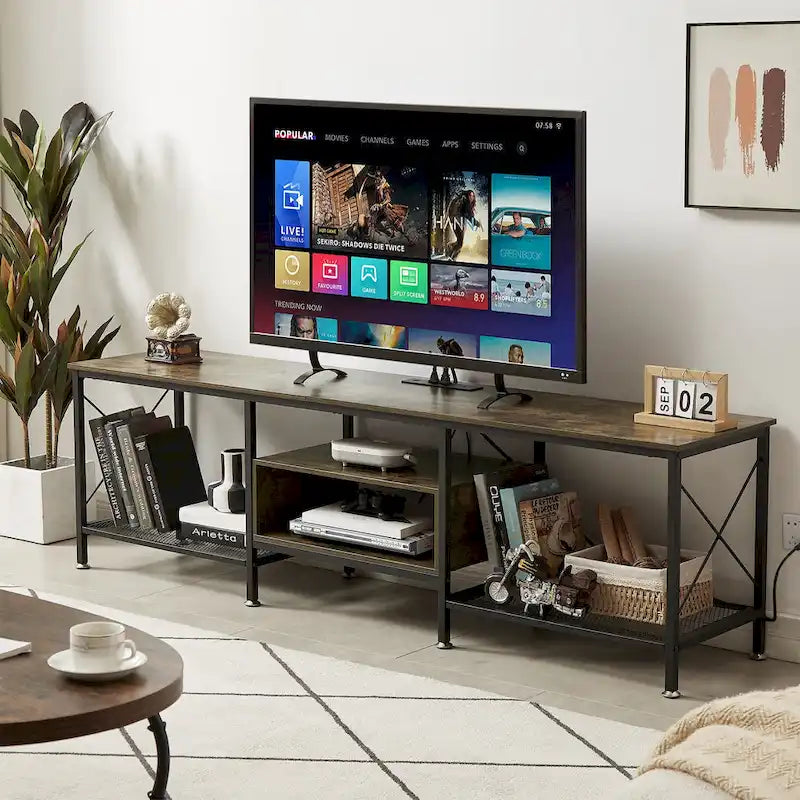 Meuble TV en bois avec station de recharge, étagères de rangement et armoire multimédia