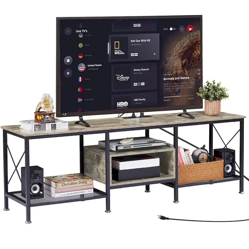 Meuble TV en bois avec station de recharge, étagères de rangement et armoire multimédia