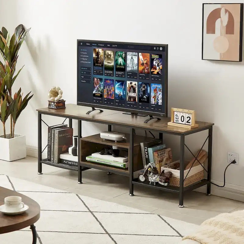 Meuble TV en bois avec station de recharge, étagères de rangement et armoire multimédia