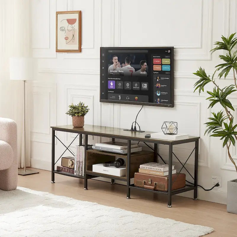 Meuble TV en bois avec station de recharge, étagères de rangement et armoire multimédia