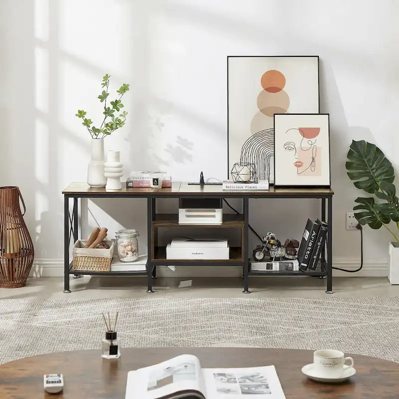 Meuble TV en bois avec station de recharge, étagères de rangement et armoire multimédia