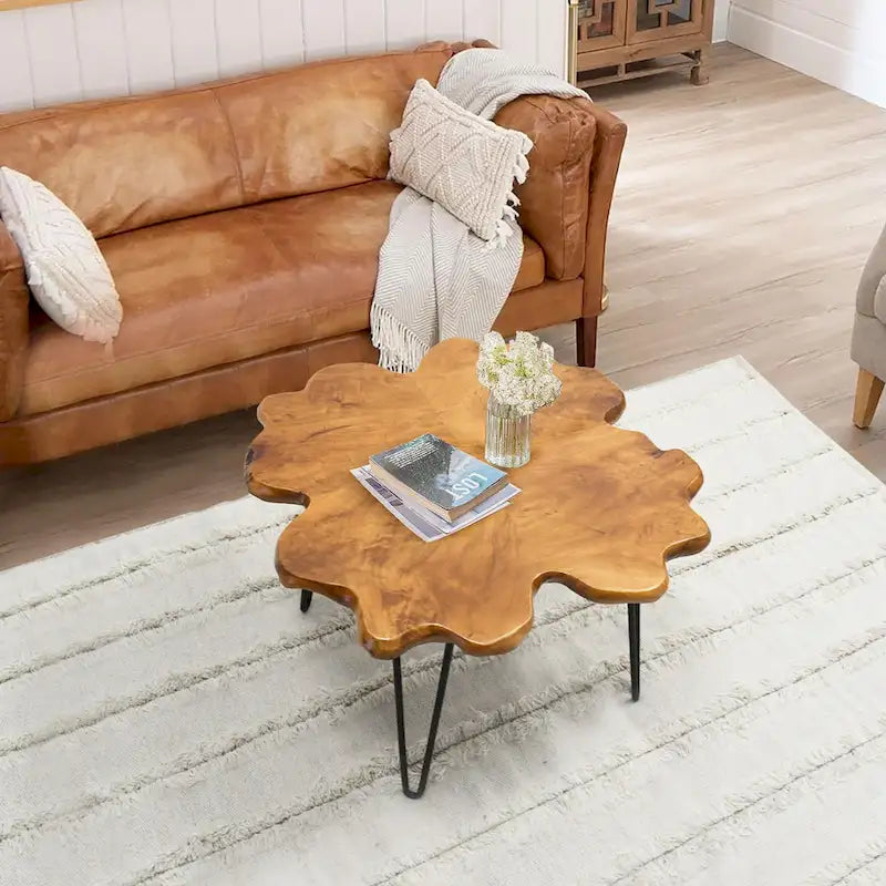 Table basse en bois à bords naturels, plateau composé de 4 panneaux et pieds en épingle à cheveux