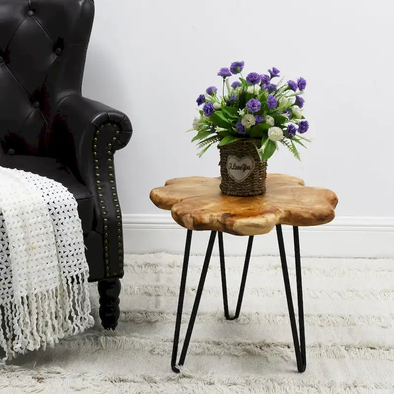 Table basse en bois à bords naturels, plateau composé de 4 panneaux et pieds en épingle à cheveux