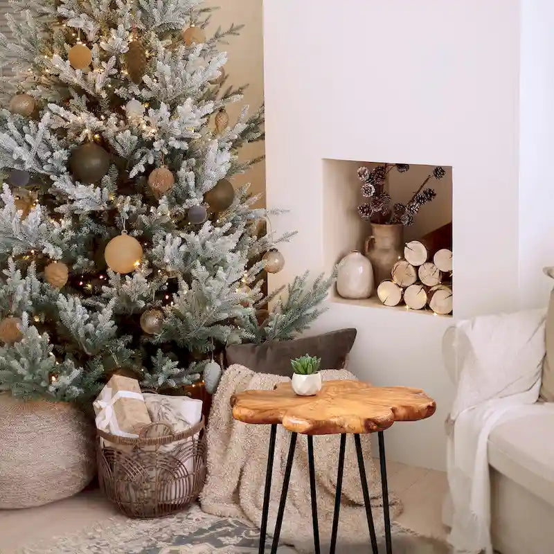 Table basse en bois à bords naturels, plateau composé de 4 panneaux et pieds en épingle à cheveux