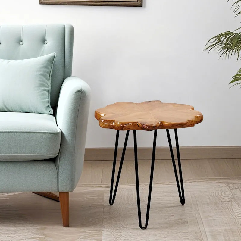 Table basse en bois à bords naturels, plateau composé de 4 panneaux et pieds en épingle à cheveux
