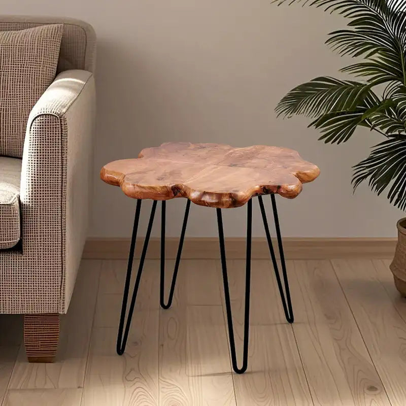 Table basse en bois à bords naturels, plateau composé de 4 panneaux et pieds en épingle à cheveux
