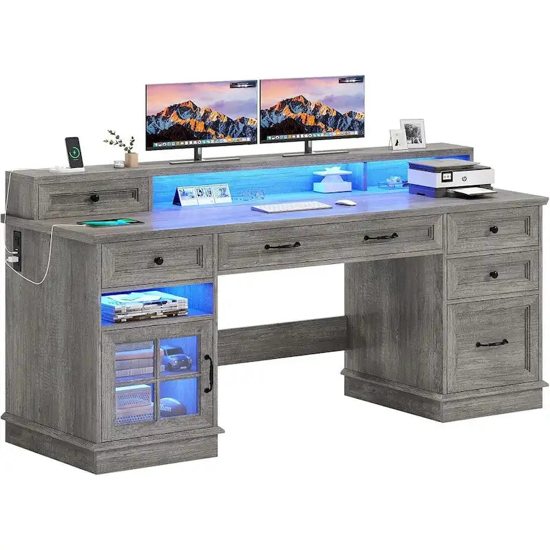 Chefschreibtisch mit Schubladen und Aktenschrank fürs Homeoffice